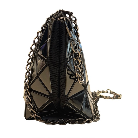 Issey Miyake Bao Bao ‘Carton’ Shoulder Bag. Black - Picture 6 of 10